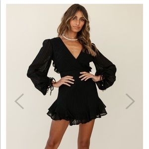 NWT Selfie Leslie long sleeve dress